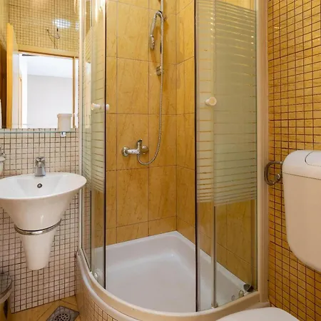 Gianni * מאקרסקה